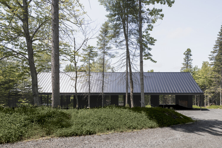 Lac Rougeaud Residence / DKA - Exterior Photography