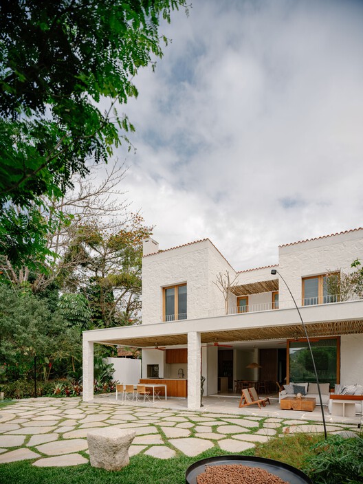 Casa Laranjeiras / Felipe Hess Arquitetos - Fotografía exterior, Jardín, Balcón, Patio interior