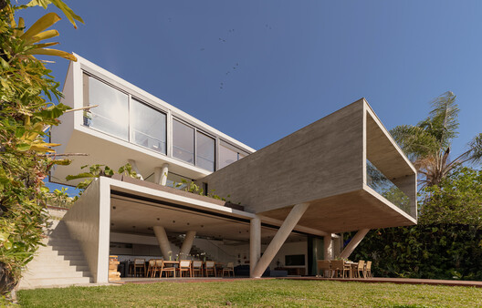 Casa Lua / TETRO Arquitetura - Fotografía exterior, Concreto, Balcón