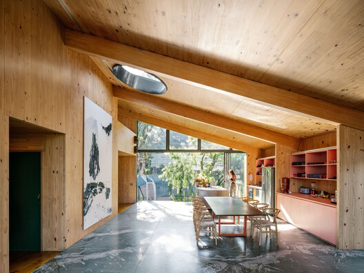 托卡住宅 / ARKITITO Arquitetura 托卡住宅 / ARKITITO Arquitetura - 室内图, 木头, 梁, 椅子