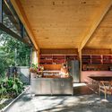 托卡住宅 / ARKITITO Arquitetura - 室内图, 独立住宅, 厨房, 梁, 椅子