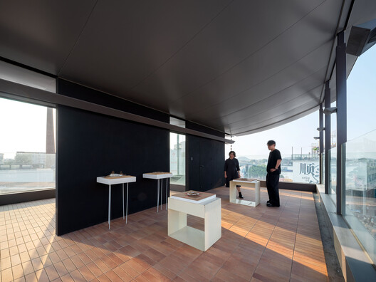 HE INTERACTION Community / PMT Partners HE INTERACTION Community / PMT Partners - Interior Photography, Kitchen, Glass