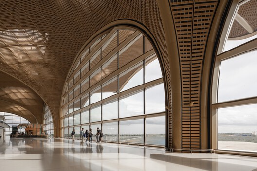Techo International Airport by Foster + Partners Opens in Phnom Penh, Cambodia Techo International Airport by Foster + Partners Opens in Phnom Penh, Cambodia - Image 4 of 9