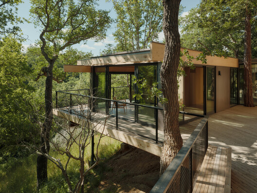 Pavilhão na Floresta de Carvalhos / Mork-Ulnes Architects  - Imagem 11 de 19