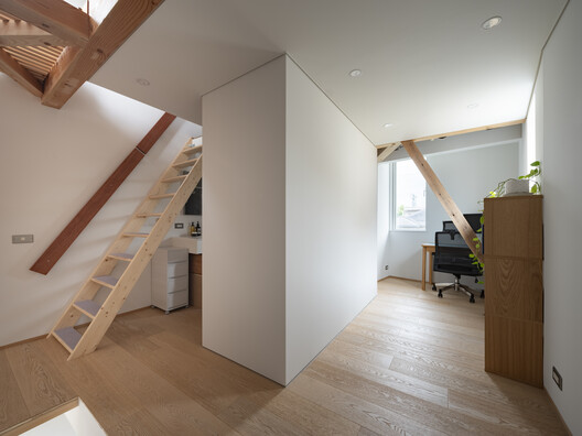 Casa Verde / Shin Aoki and Partners - Fotografía interior, Madera, Escaleras