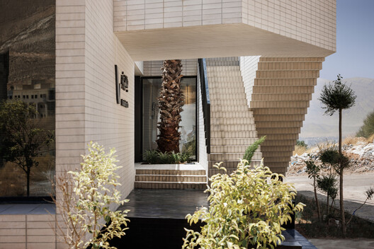 萨米安宿舍行政楼 / Ashari Architects - 室内图, 具体的