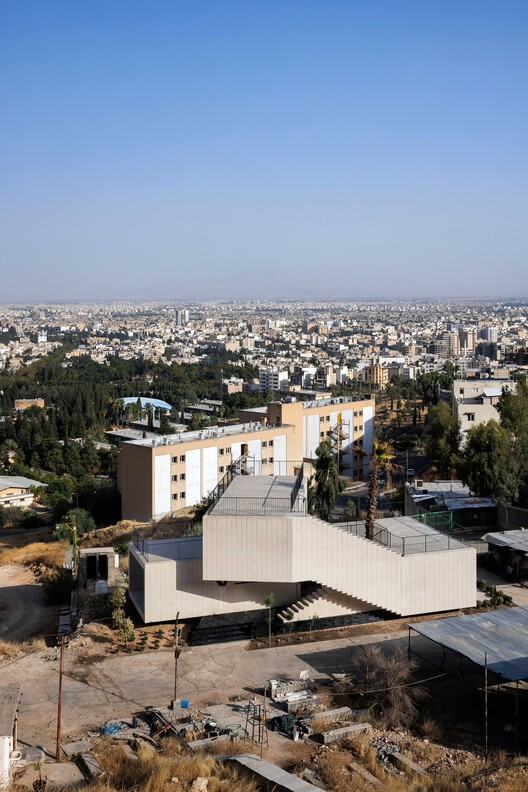 萨米安宿舍行政楼 / Ashari Architects - 7 的图像 35