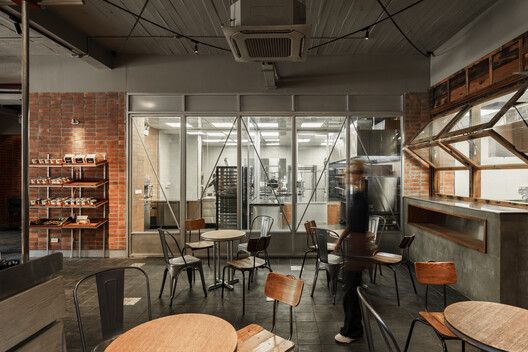 Padaria Fours Signature / Mor studio - Fotografia de Interiores, Sala de Jantar, Vidro, Cadeira