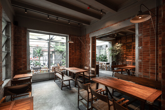 Padaria Fours Signature / Mor studio - Fotografia de Interiores, Sala de Jantar, Madeira, Cadeira, Tijolo