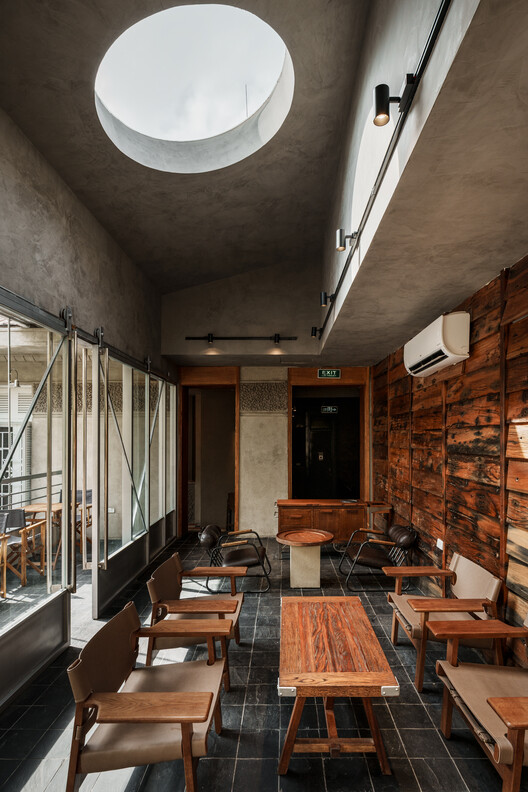 Padaria Fours Signature / Mor studio - Fotografia de Interiores, Madeira, Mesa, Cadeira