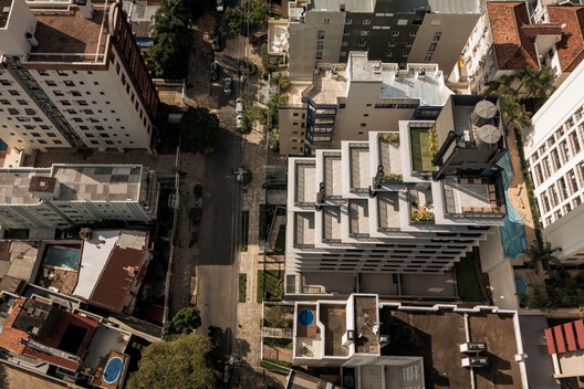 Edifício iO Petrópolis / OSPA Arquitetura e Urbanismo - Fotografia de Exterior, Balcão, Urbano