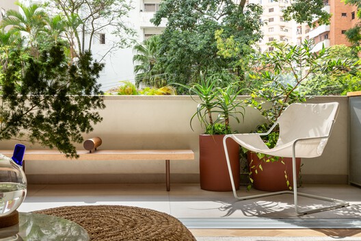 Apartamento Franca / Ana Sawaia Arquitetura - Fotografia de Interiores, Cadeira, Jardim, Pátio