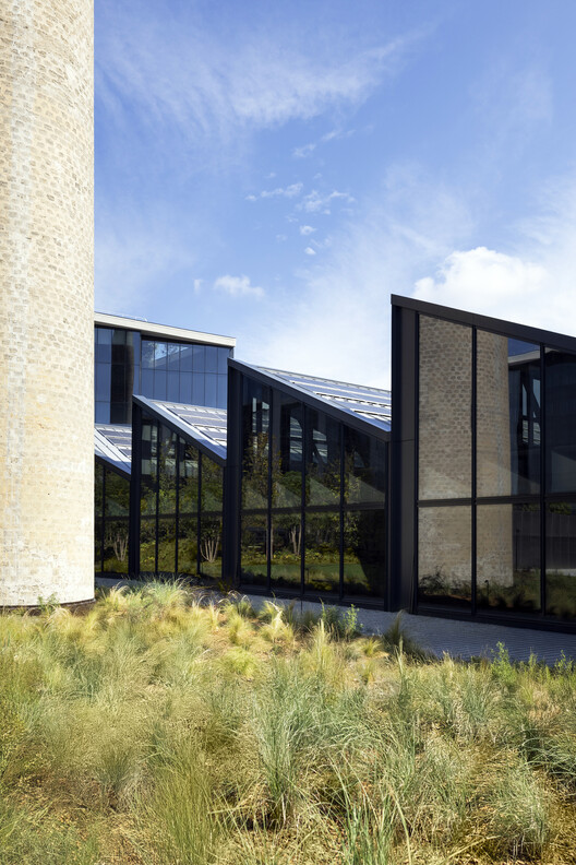 Casa Moncler Headquarters / ACPV ARCHITECTS Antonio Citterio Patricia Viel - Image 4 of 8