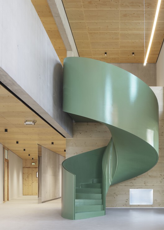 iXcampus 设计学院 / SAME architectes iXcampus 设计学院 / SAME architectes - 室内图, 楼梯, 木头, 扶手