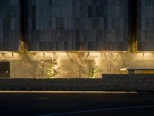 Centro de Dados de Emissão Zero Ishikari (ZED ISHIKARI) / TAISEI DESIGN Planners Architects & Engineers Centro de Dados de Emissão Zero Ishikari (ZED ISHIKARI) / TAISEI DESIGN Planners Architects & Engineers - Fotografia de Exterior, Concreto