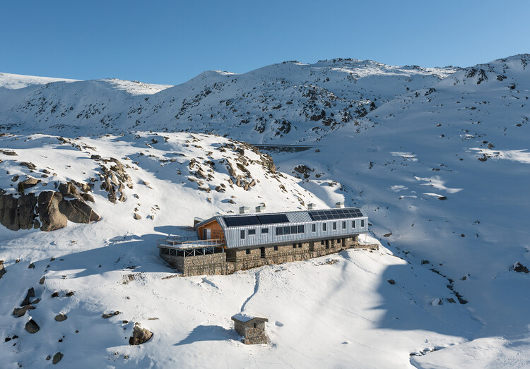 Refugio de Montaña Illa / Altura Arquitectes - Imagen 1 de 22