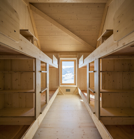 Refugio de Montaña Illa / Altura Arquitectes - Fotografía interior
