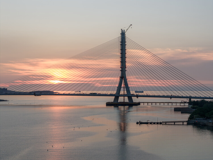 Zaha Hadid Architects’ Danjiang Bridge Nears Completion Ahead of 2026 Opening in Taipei, Taiwan - Image 16 of 17
