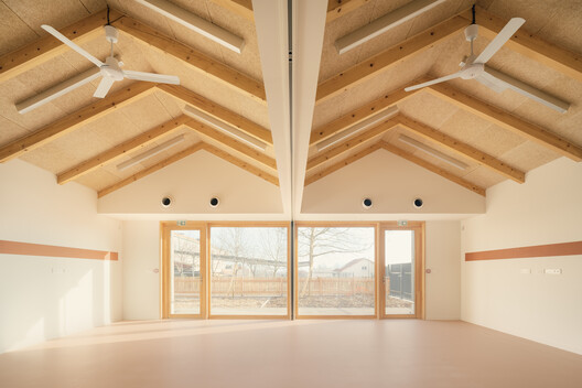 塞巴扎新休闲中心 / DEMAIN 塞巴扎新休闲中心 / DEMAIN - 室内图, 木头, 梁