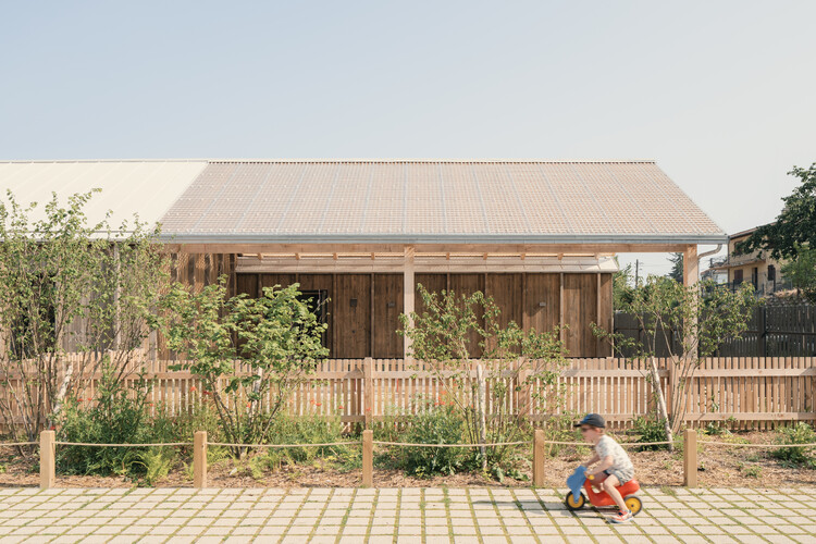 Centro recreativo del grupo escolar Jules Ferry / DEMAIN - fotografía exterior, madera