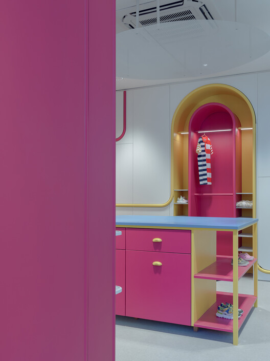 Zoii Kids Retail Space / Architettura Tommasi Zoii Kids Retail Space / Architettura Tommasi - Interior Photography, Lighting