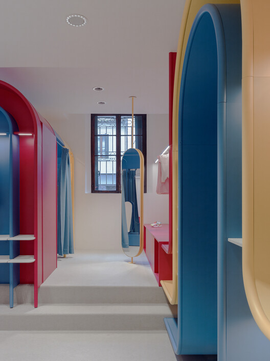 Zoii Kids Retail Space / Architettura Tommasi Zoii Kids Retail Space / Architettura Tommasi - Image 9 of 21