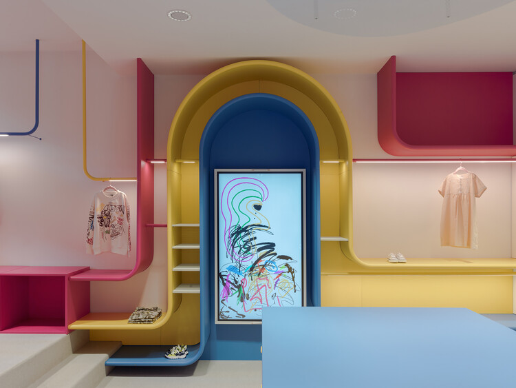 Zoii Kids Retail Space / Architettura Tommasi - More Images