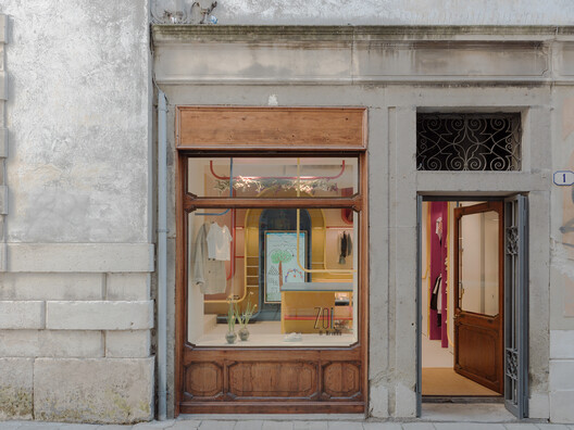 Zoii Kids Retail Space / Architettura Tommasi Zoii Kids Retail Space / Architettura Tommasi - Interior Photography, Wood, Door, Concrete