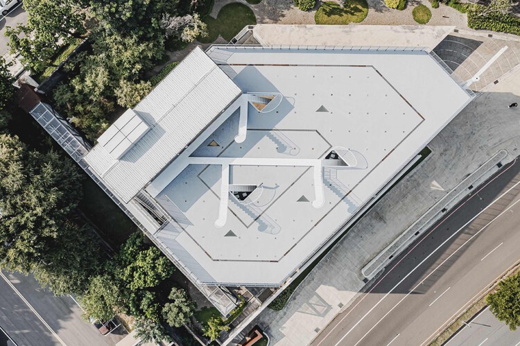 AS ABOVE SO BELOW，可探索的屋顶楼梯 - 更多图片