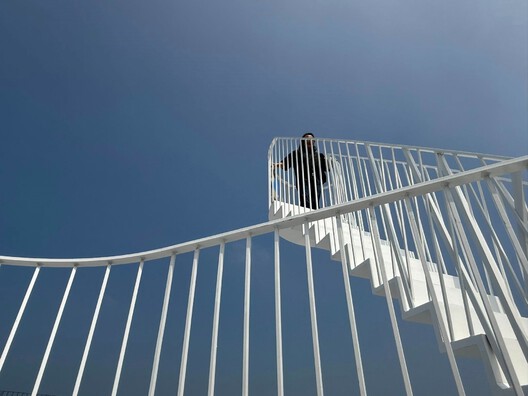 AS ABOVE SO BELOW，可探索的屋顶楼梯 - 19 的图像 25