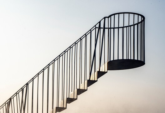 AS ABOVE SO BELOW，可探索的屋顶楼梯 - 21 的图像 25