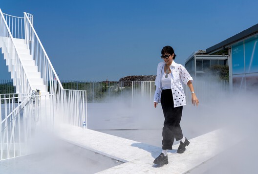 AS ABOVE SO BELOW，可探索的屋顶楼梯 - 建筑图