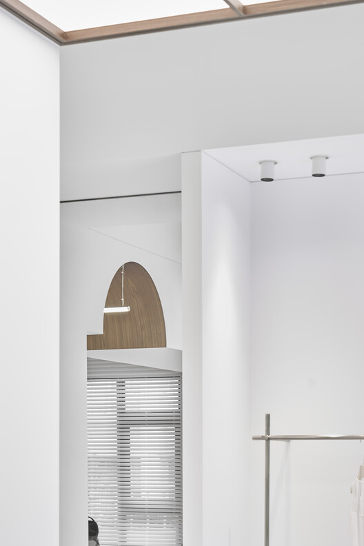 Traces of Light Indoor Golf Course / Degree Design - Interior Photography, Lighting