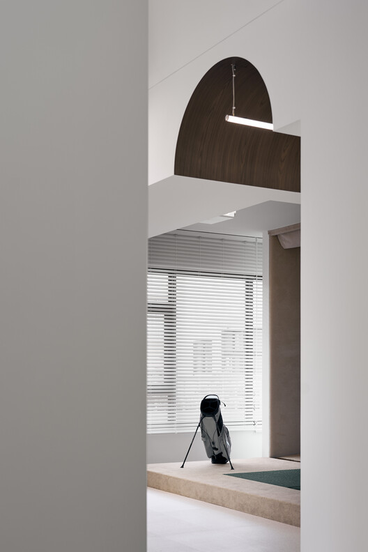 Traces of Light Indoor Golf Course / Degree Design - Interior Photography, Lighting