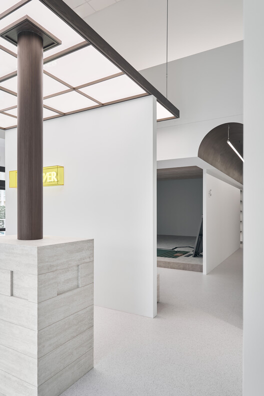 Traces of Light Indoor Golf Course / Degree Design - Image 6 of 25