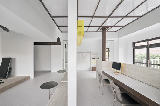 Traces of Light Indoor Golf Course / Degree Design - Interior Photography, Lighting