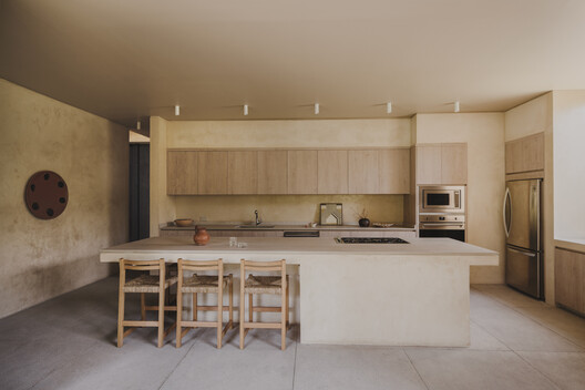 Casa Ocote / PPAA - Fotografia de Interiores, Cozinha, Madeira, Bancada, Cadeira