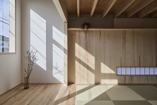 WEAVE House / 2321Architects