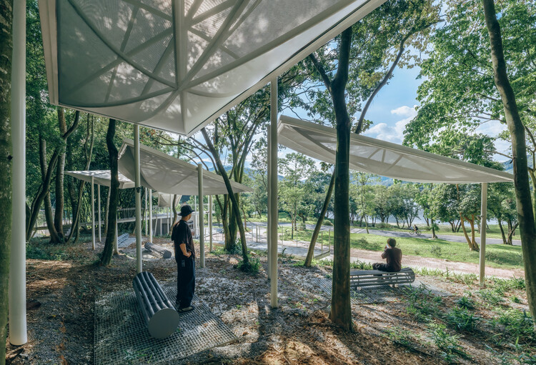 Bosque de Coberturas Flutuantes / People's Architecture Office + Ziwei Xu - Fotografia de Exterior