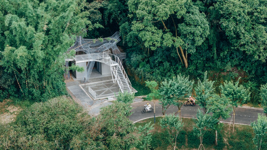 Floating Canopy Grove / People's Architecture Office + Ziwei Xu