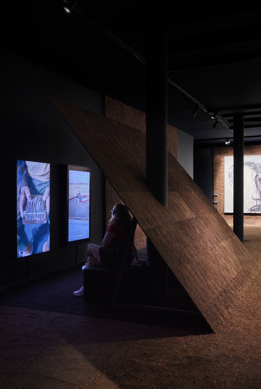 Projeto Expográfico “Nossa vida Bantu” / gru.a + Stella Tennenbaum Projeto Expográfico “Nossa vida Bantu” / gru.a + Stella Tennenbaum - Fotografia de Interiores