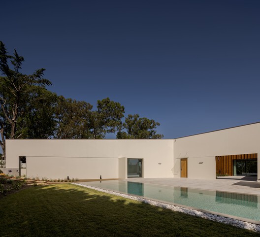Casa na Beloura / ARX Portugal Arquitectos Casa na Beloura / ARX Portugal Arquitectos - Imagem 13 de 21