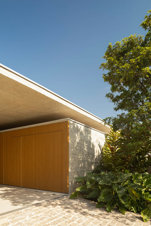 Cedar House / Fernanda Padula Arquitetura + Juliana Risso Arquitetura - Image 6 of 26