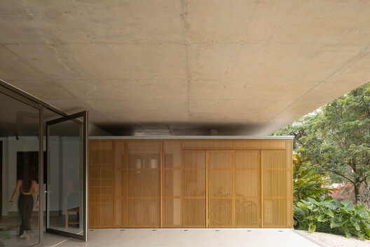 Cedar House / Fernanda Padula Arquitetura + Juliana Risso Arquitetura - Interior Photography, Wood, Concrete