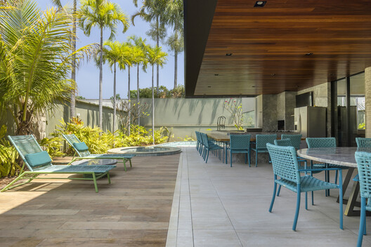 Casa Acapu / STUDIO ANDRE LENZA - Fotografía exterior, Sillas, Jardín, Patio interior, Patio
