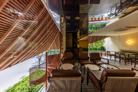 CHUK 遗址咖啡馆 / 6717 Studio CHUK 遗址咖啡馆 / 6717 Studio - 室内图, 木头, 阳台