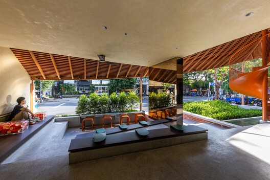 CHUK 遗址咖啡馆 / 6717 Studio CHUK 遗址咖啡馆 / 6717 Studio - 室内图, 起居室, 庭院