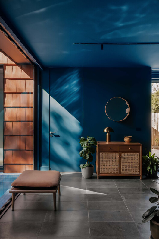 Mahogany House / R ARCHITECTURE - Interior Photography, Chair