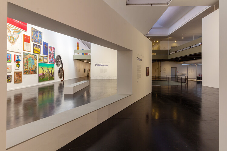 Exposição Gilberto Chateaubriand: uma coleção sensorial / Estúdio Chão - Imagem 9 de 17