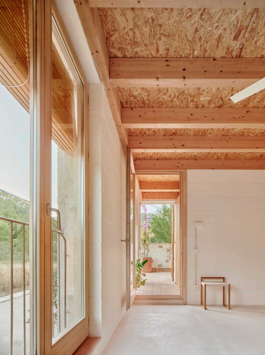 Viviendas Ses Veles Puigpunyent / Alventosa Morell Arquitectes  + Joan Josep Fortuny Giró - Imagen 17 de 25